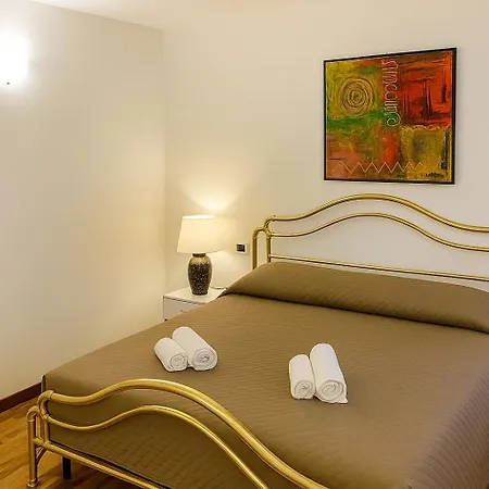 Ca' De Mezo Near San Marco Venedig